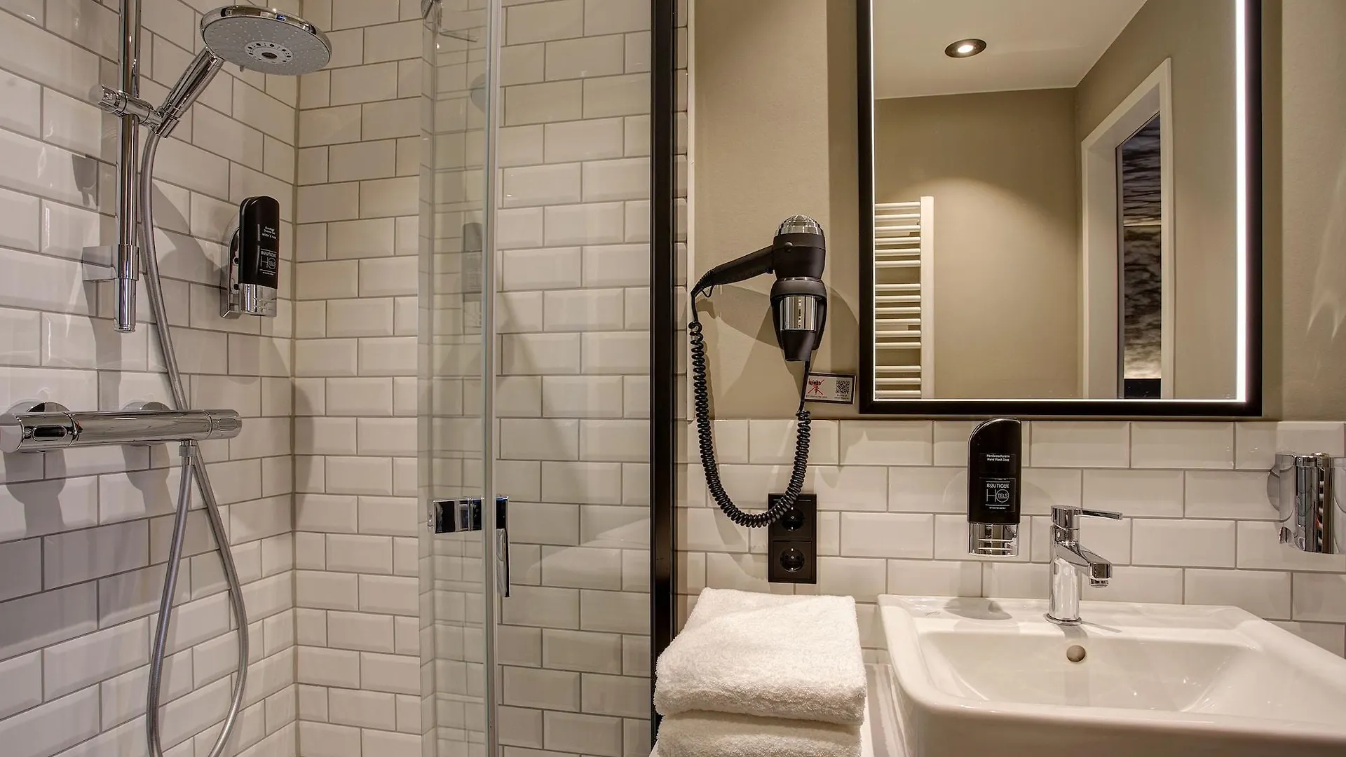 Boutique 125 Hamburg Airport By Ina Hotel